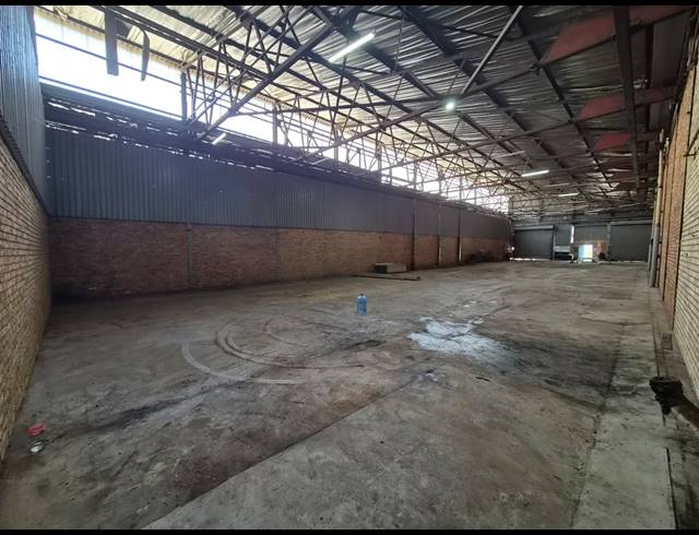 750M² WAREHOUSE TO LET IN WADEVILLE